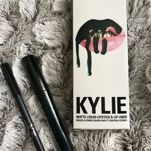 Kylie cosmetics trick Lipkit